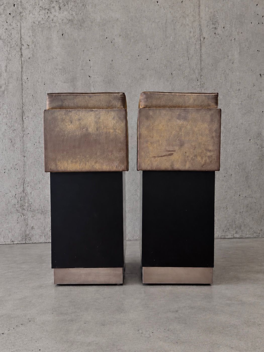 Sculptural Barstools — Where Form Meets Character Sculptural Barstools — Where Form Meets Character