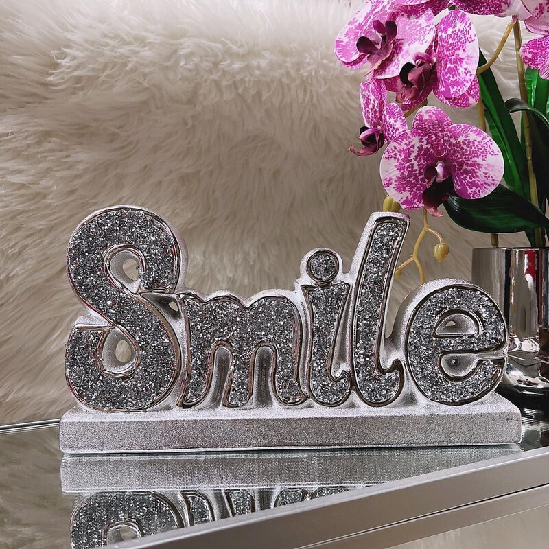 Sparkled Smile Decor