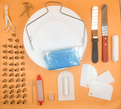 Cake decorating kit 
(73 pcs)