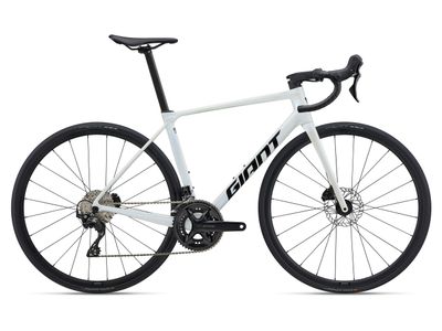 GIANT - TCR ADAVNCED 2 KOM 2025