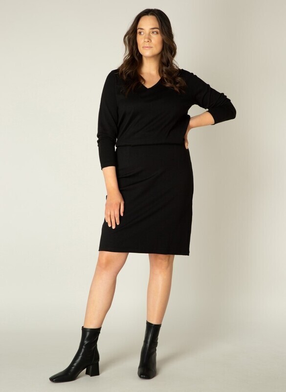 7000015 Black