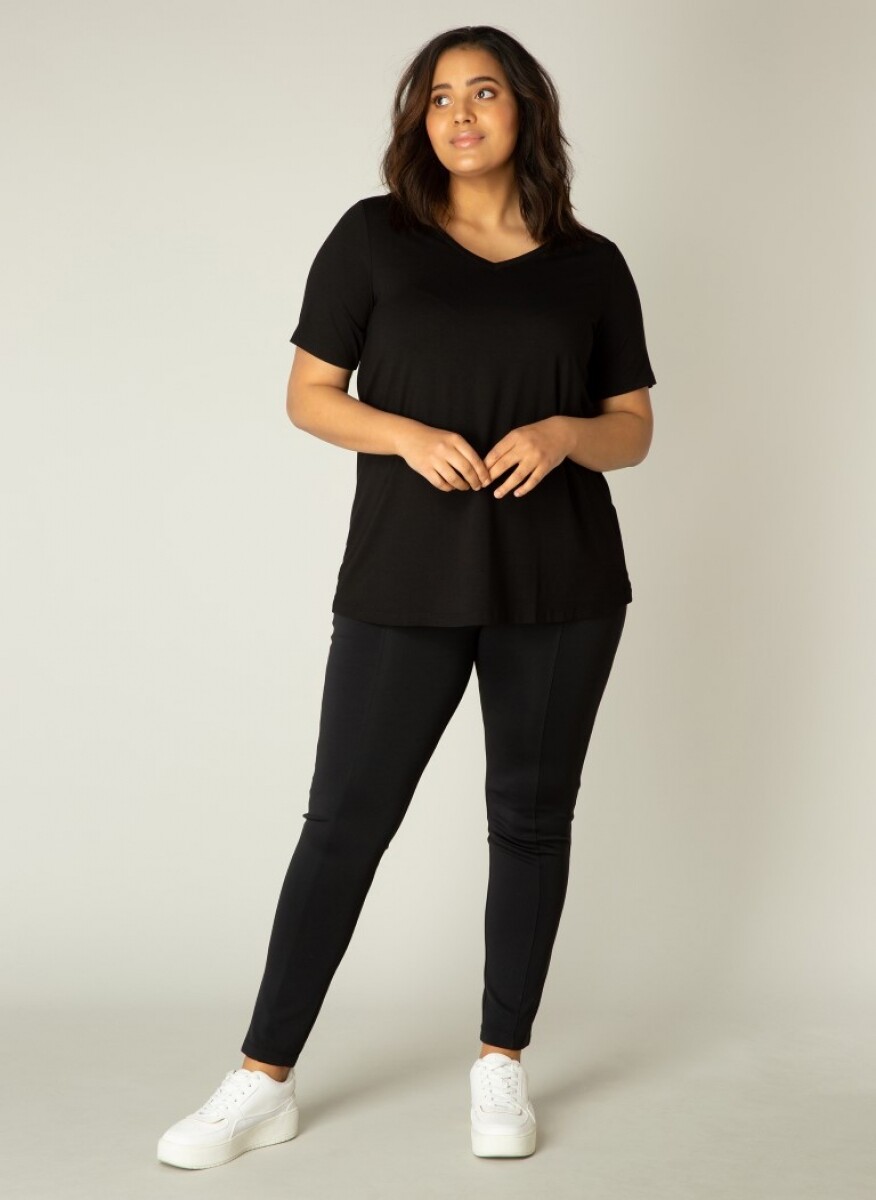 7000018 Black