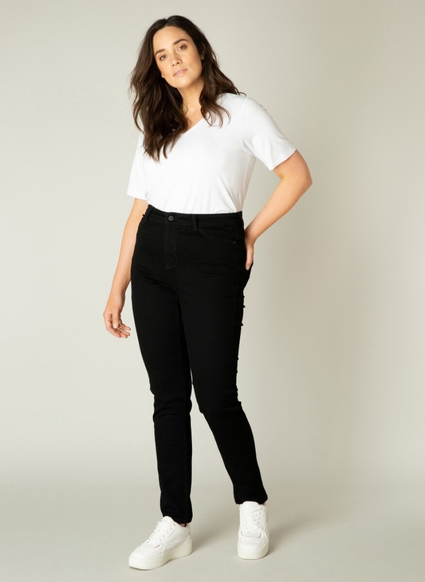 7000013 Black