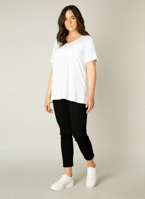 7000018 White
