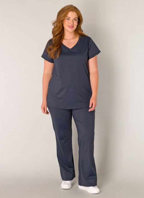 Base Level Curvy Lilly Dark Blue 7000114