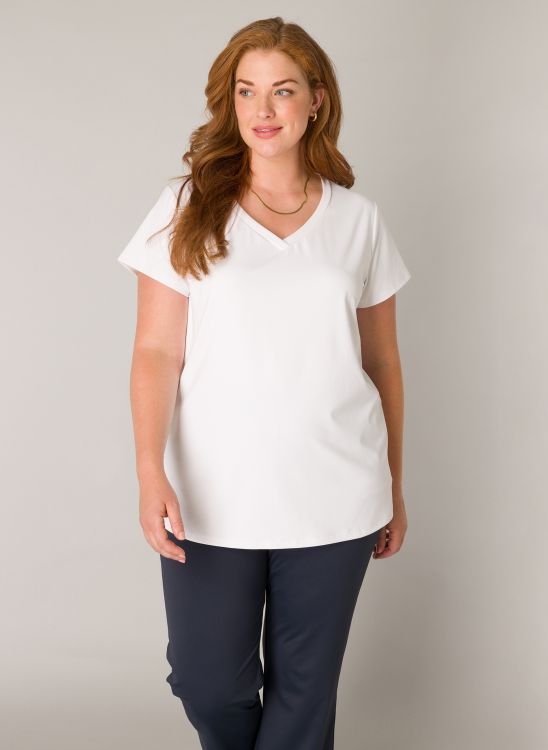 Base Level Curvy Lilly White 7000114