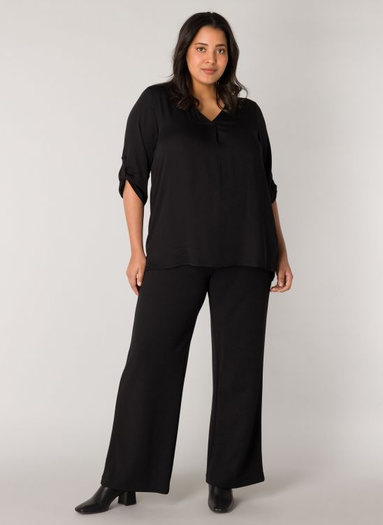 Base Level Curvy Yanina Black 7000090