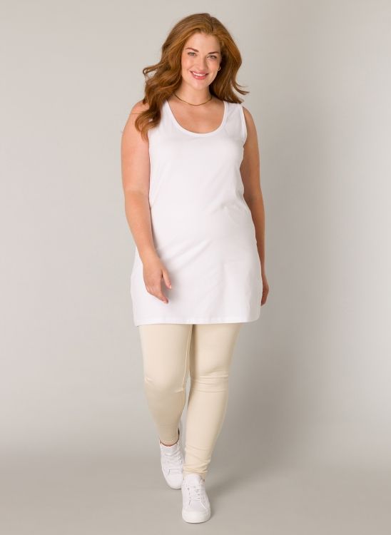 Base Level Curvy Amina White 7000112