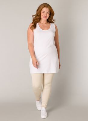 Base Level Curvy Amina White 7000112