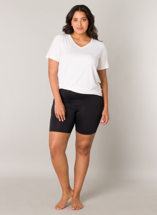 Base Level Curvy Yanissa Black 7000093