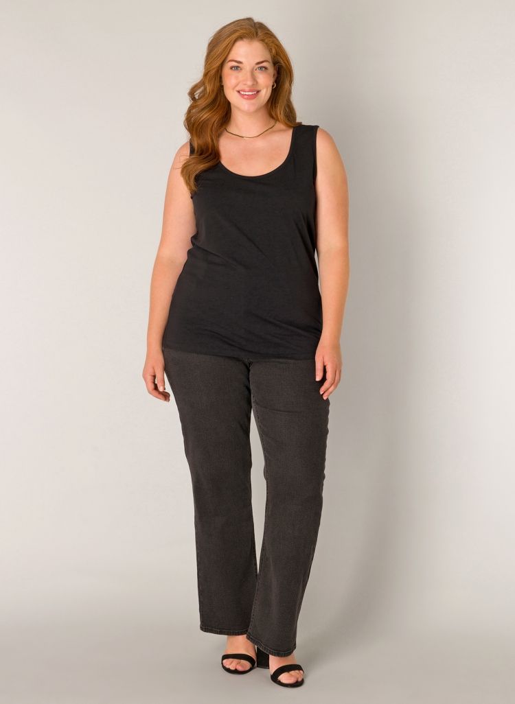 Base Level Curvy Yuppie Black 7000113