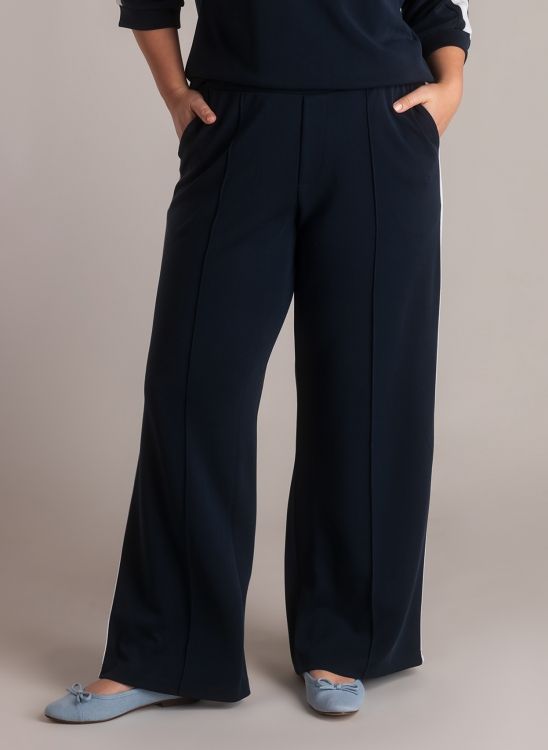 Yest Curve Jelisa Navy/Off White A006094