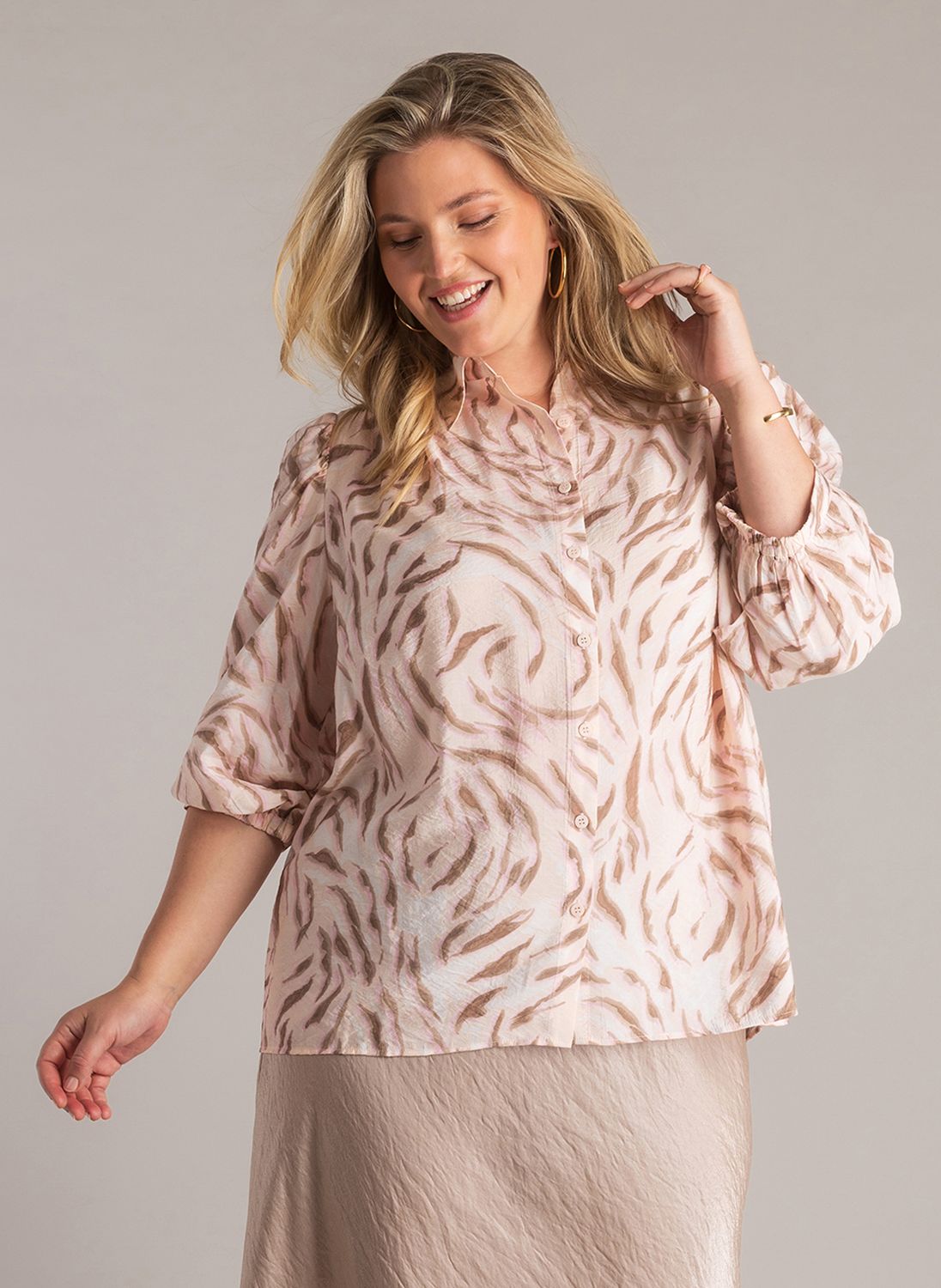 Yest Curve Vajenna Essential Antique White/Multi A006058