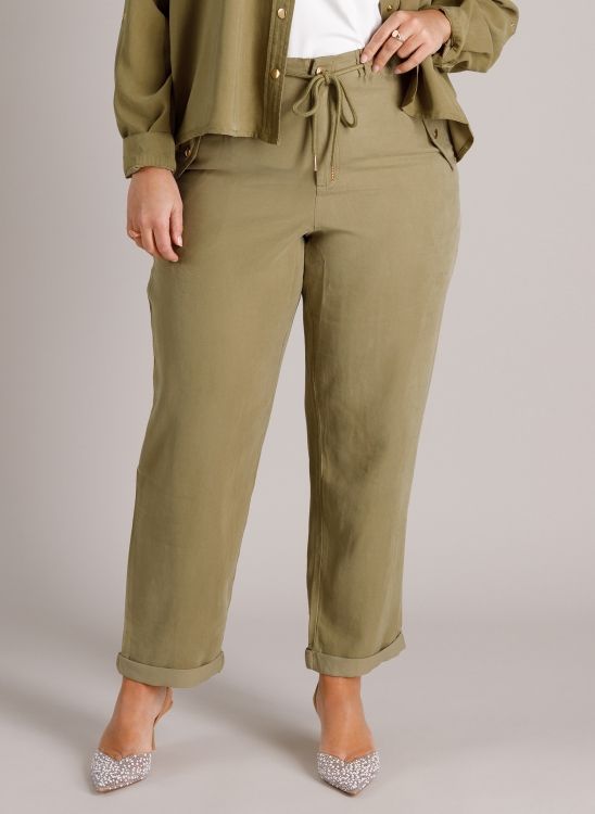 Yest Curve Jovana Olive A006067