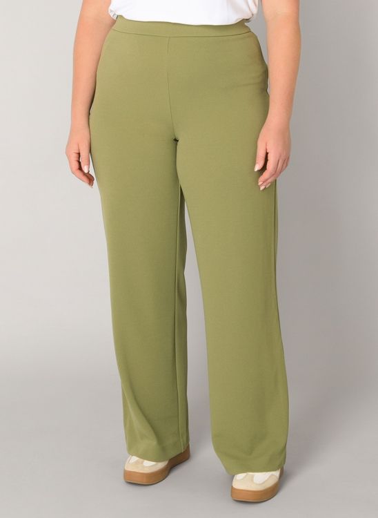 Base Level Curvy Arah Green 7000092