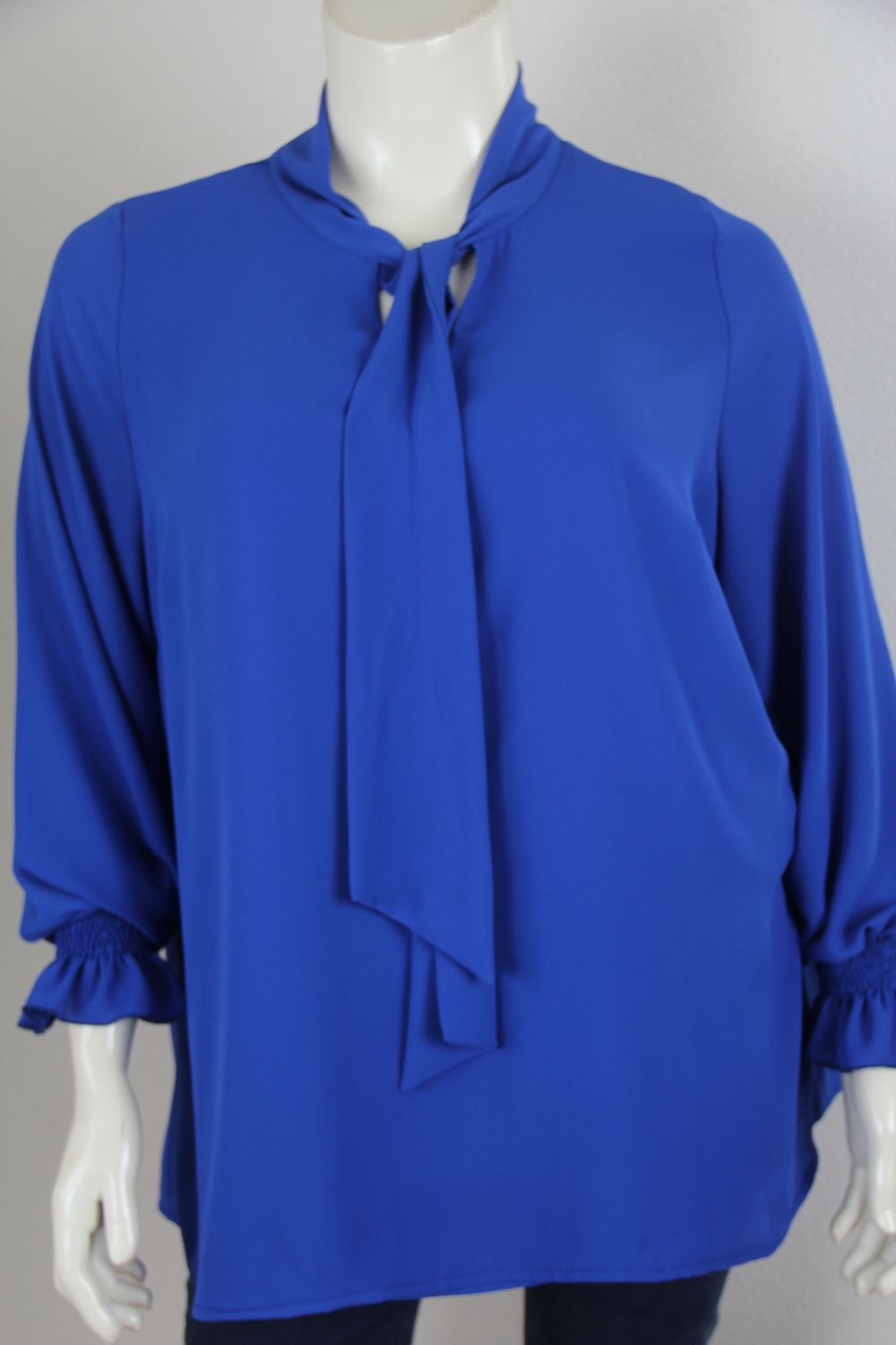 Only-M Tuniek LM met halsstrik en roezelman Kobalto 234.84DG