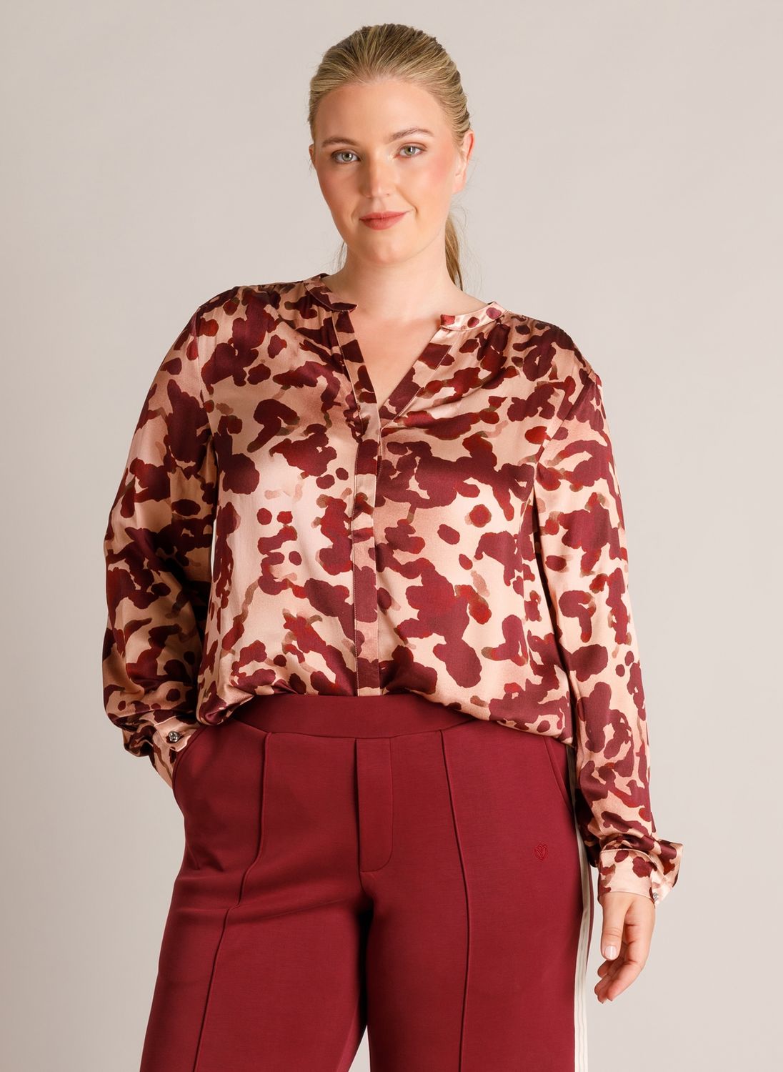 Yest Curve Deze blouse is gemaakt van een soepe Wine Red/Multi Colou A006433