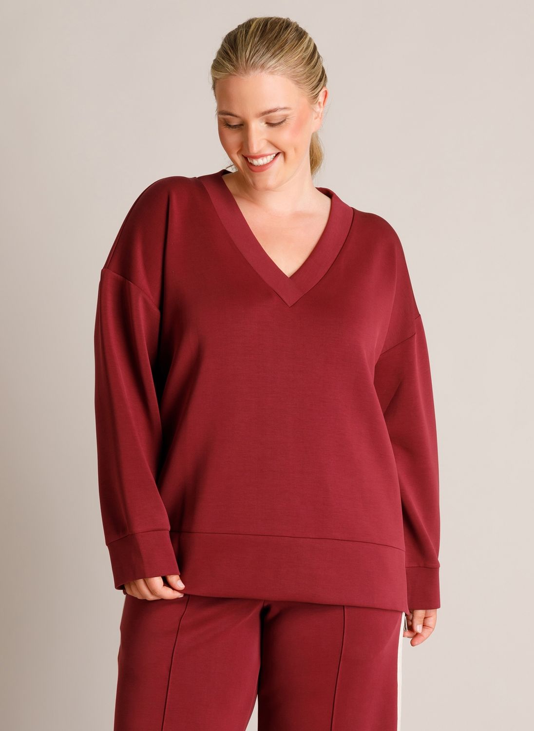 Yest Curve Dit is zo'n sweater die je overal bi Wine Red A006454