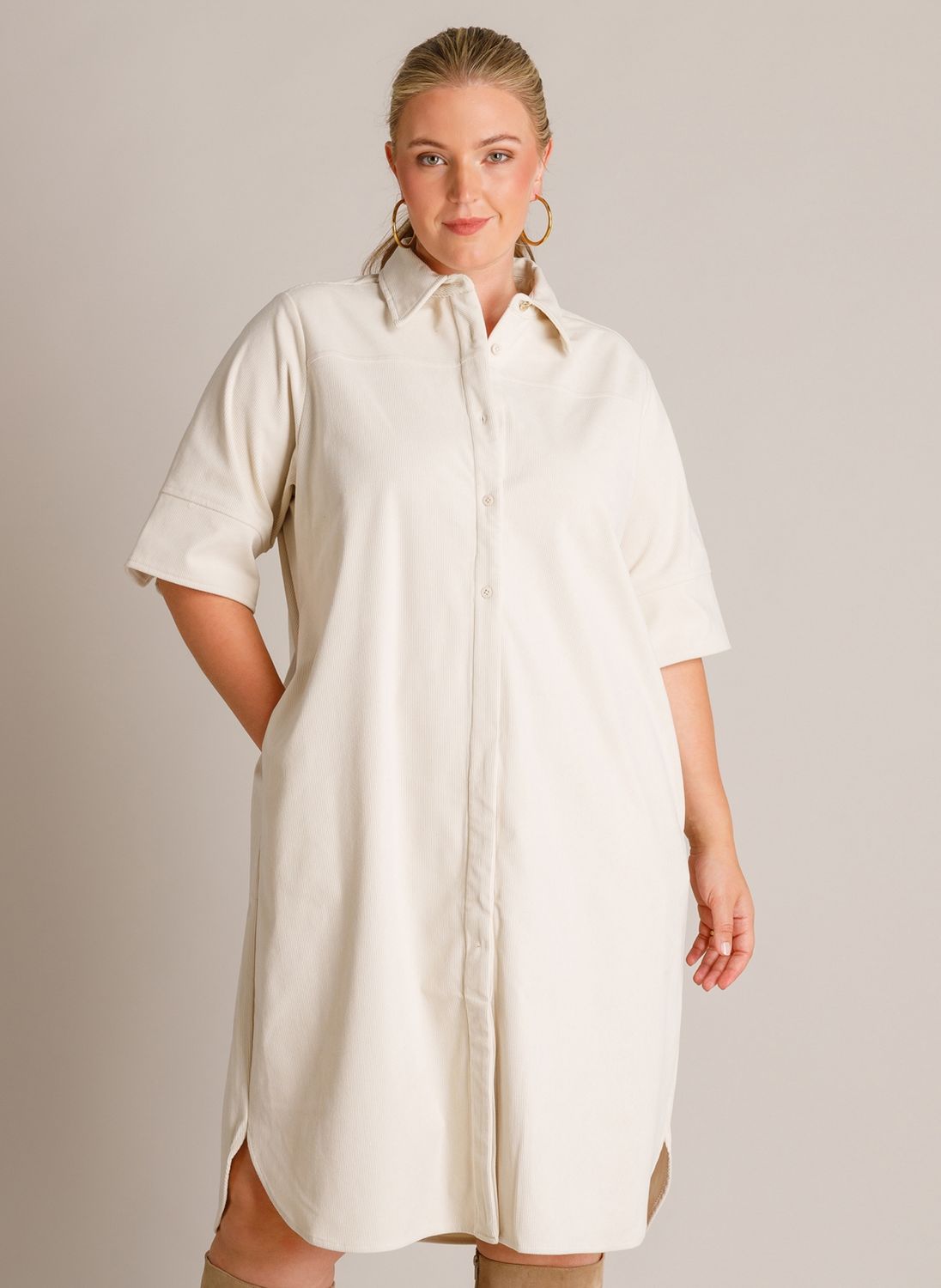 Yest Curve Deze jurk heeft een straight fit en Beige Cream A006413