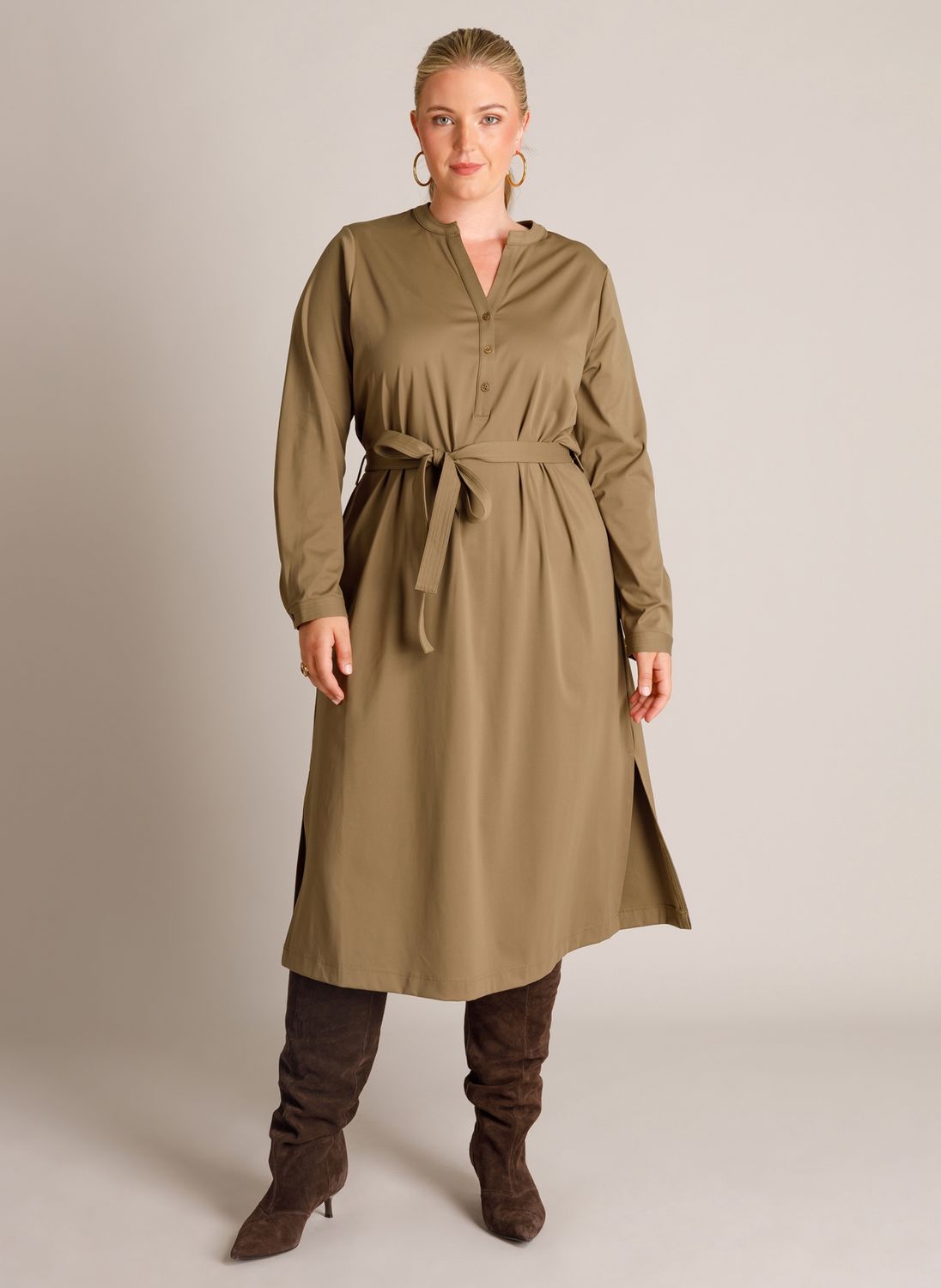 Yest Curve Deze jurk is uitgevoerd in een comfo Grey Olive A006449