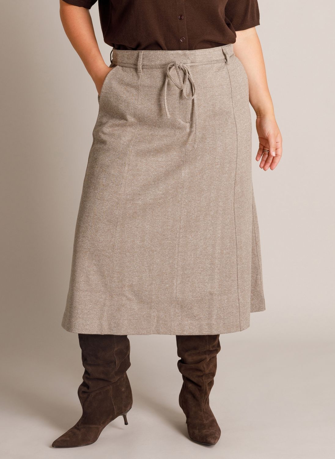 Yest Curve Deze rok in Grey Olive heeft een vro Grey Olive/Multicolo A006684
