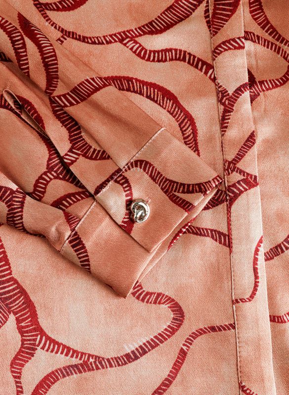 Yest Curve Deze blouse is gemaakt van glanzende Warm Beige/Multi Col A006712