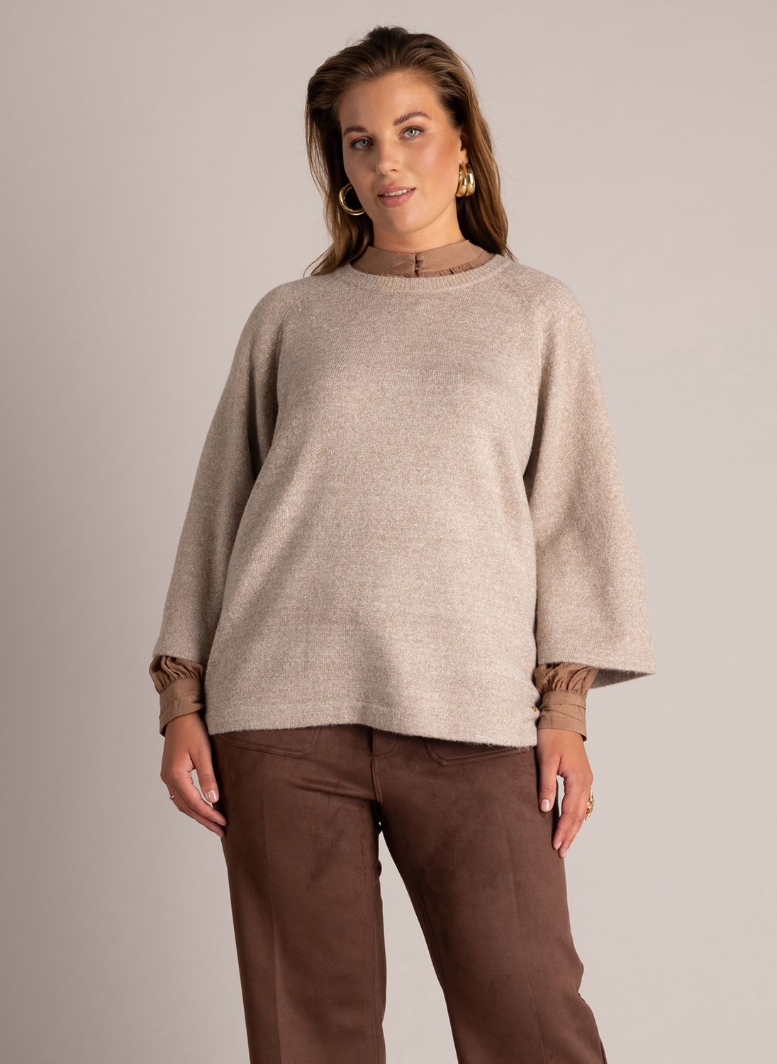 Yest Curve Vanja Dark Sand A006727