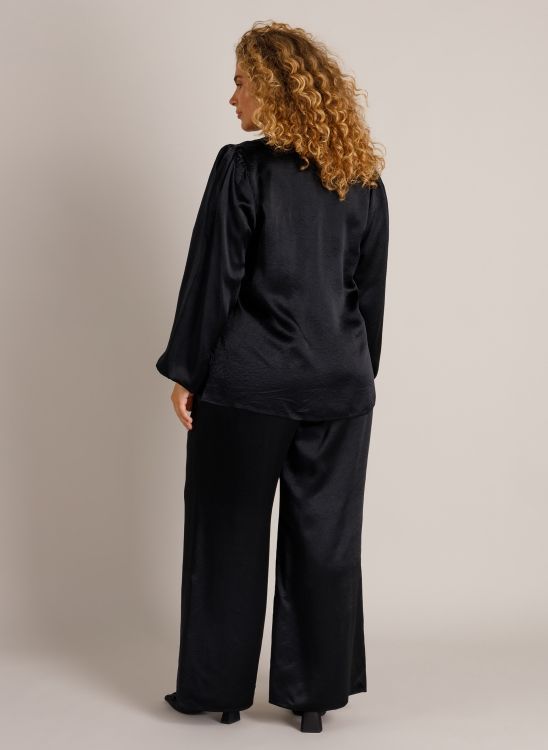 Yest Curve A006645 Black A006645
