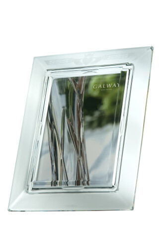 Galway Irish Crystal Claddagh 5 x 7 Photo Frame