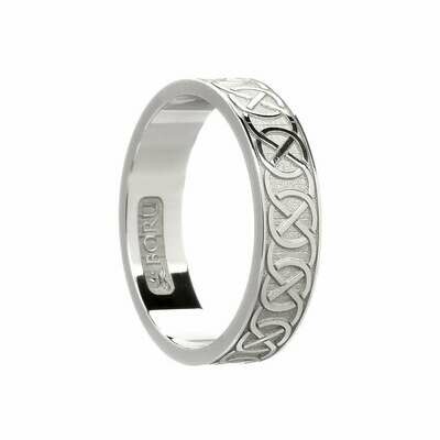 Ladies 10kt Gold Celtic Closed Knot Wedding Band