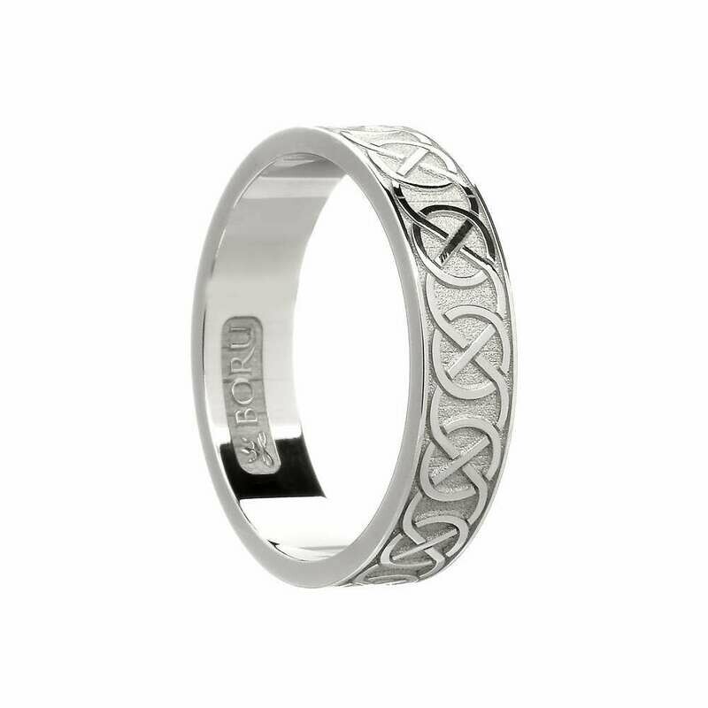 Ladies 10kt Gold Celtic Closed Knot Wedding Band
