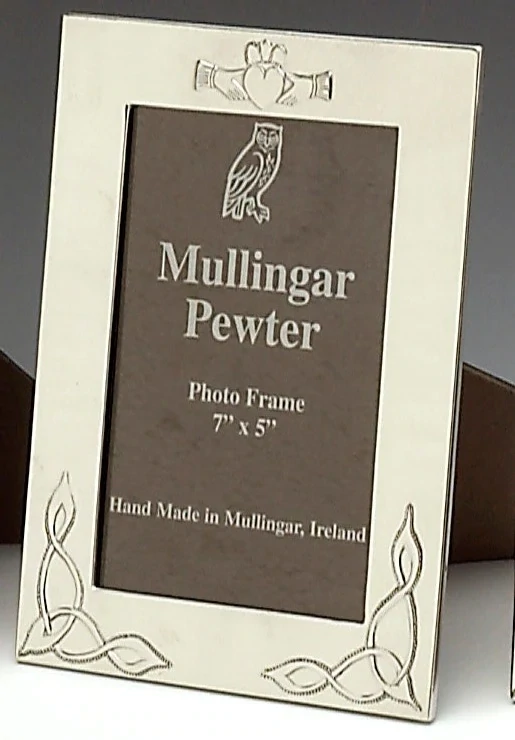 Mullingar Pewter 5" x 7" Claddagh Frame Large