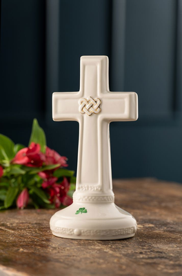 Belleek Love Knot Cross Disc.