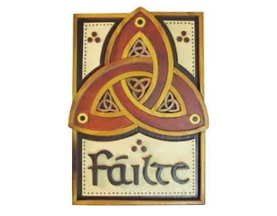 Trinity Knot Failte Wall Plaque