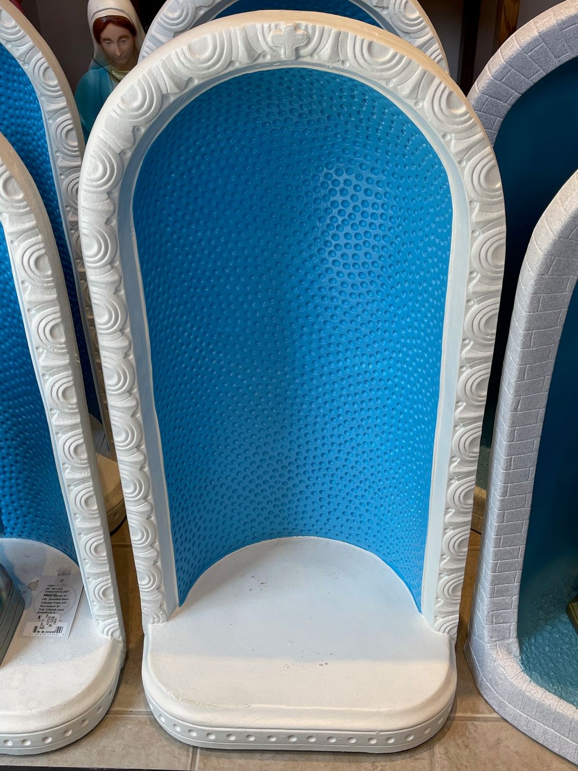 26" Round Embossed Dot Grotto, Full Color