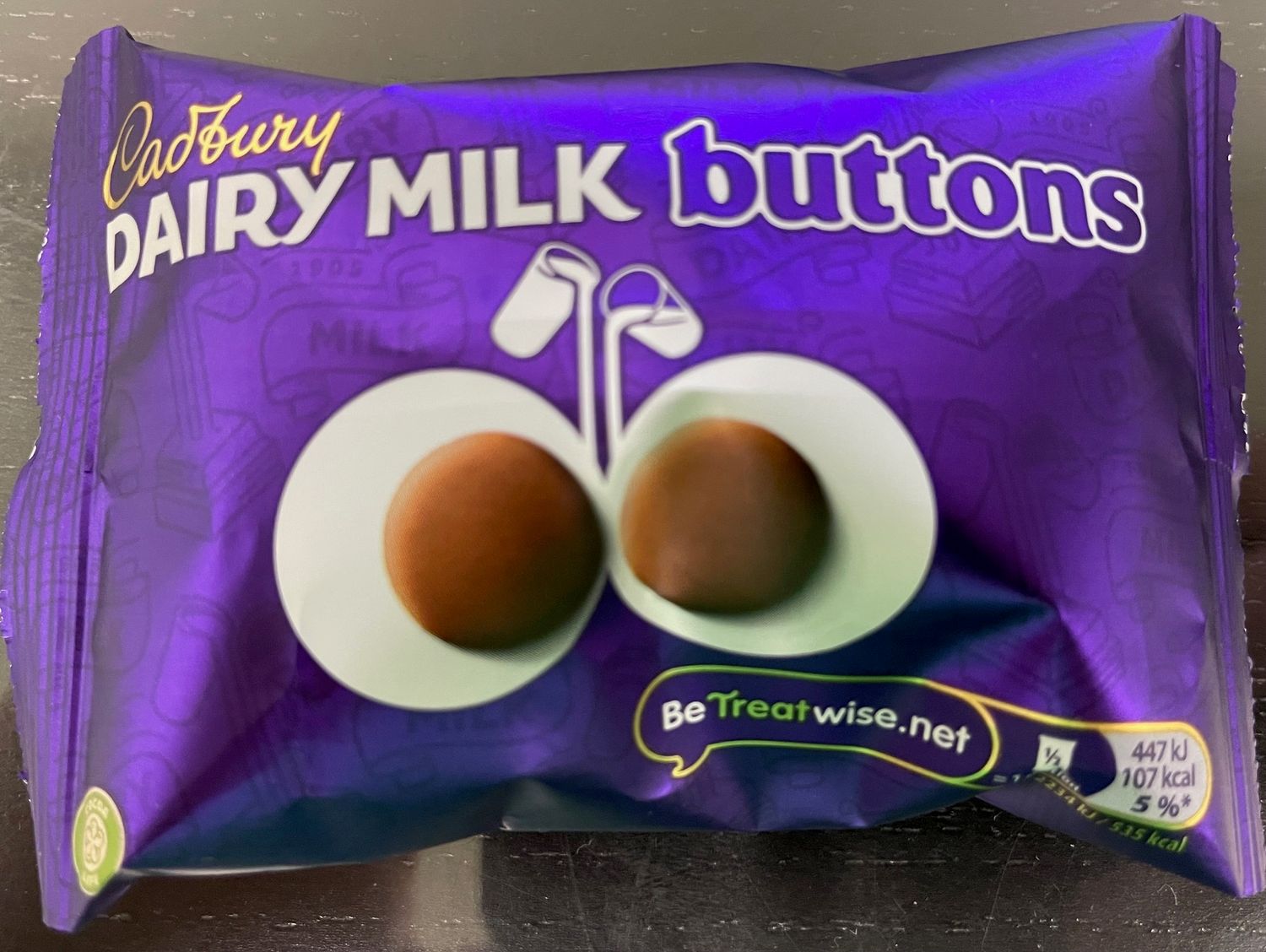 Milk Chocolate Giant Buttons 40g (1.4oz)