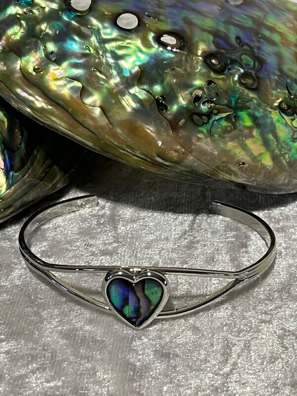 Heart Paua Shell Bangle