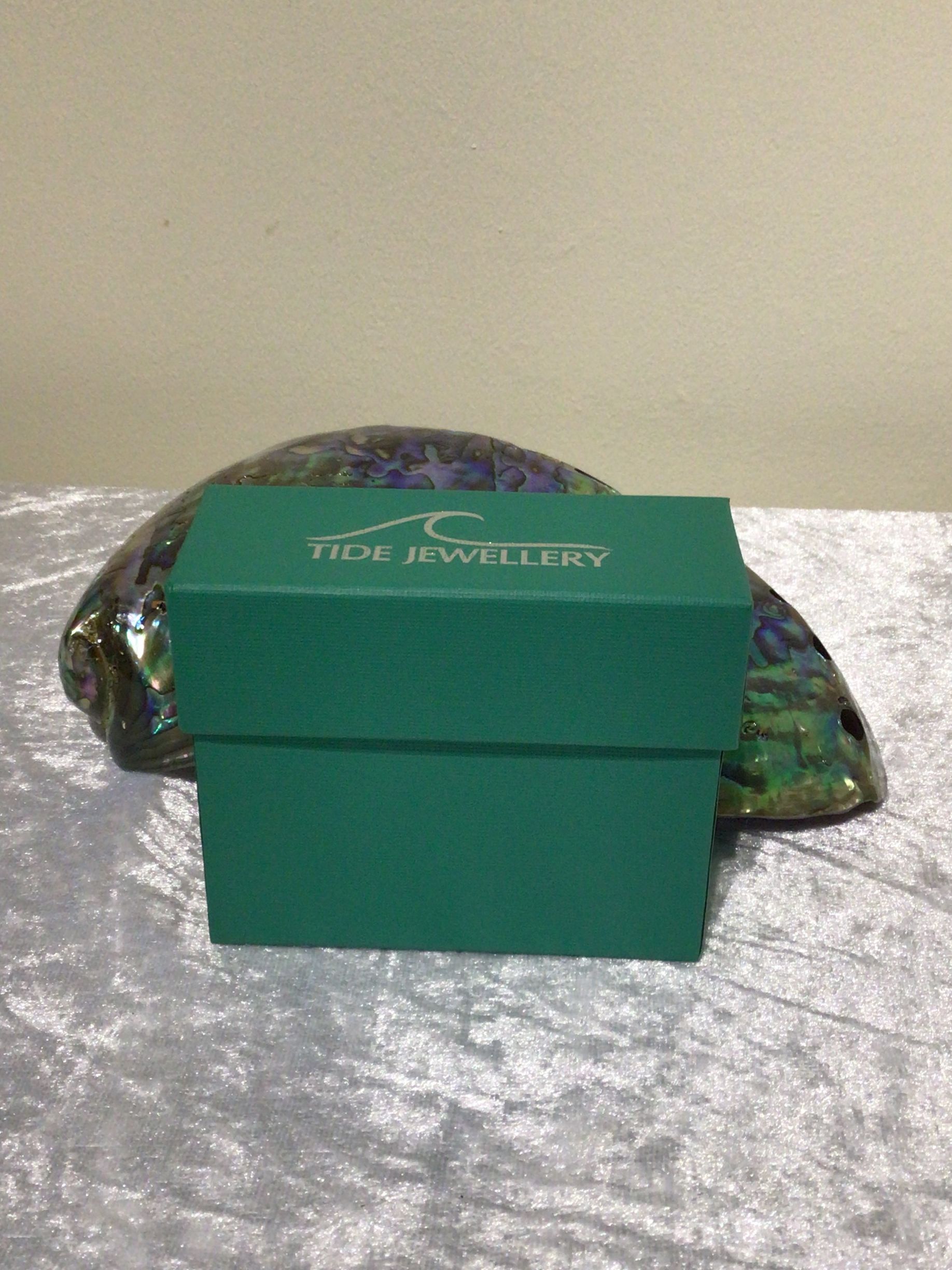 Red Heart Paua Shell Bangle