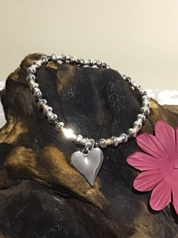 Polished Heart Silver Tone Stretch Bracelet