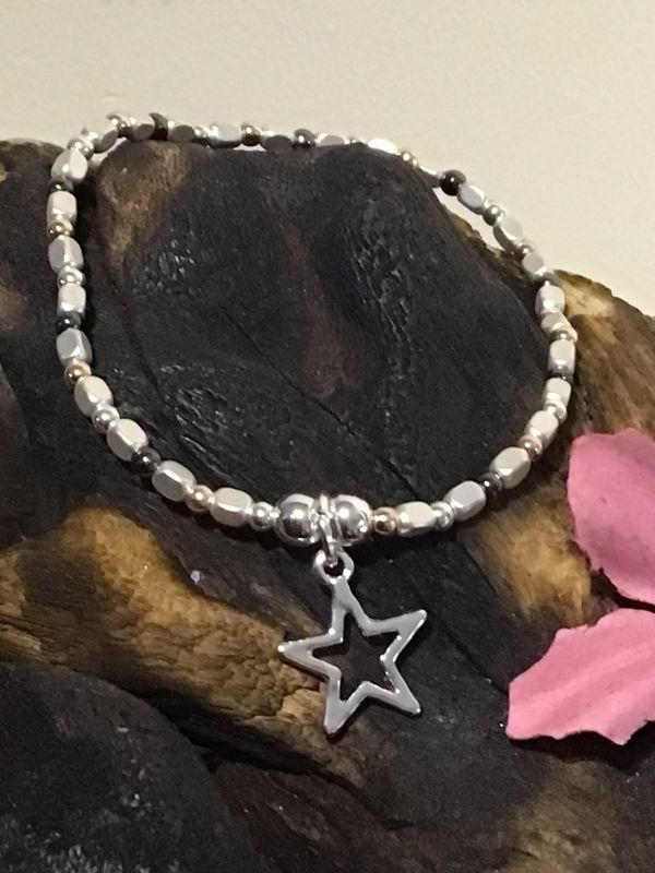 Black, Rose and Silver Tone Star Stretch Bracelet