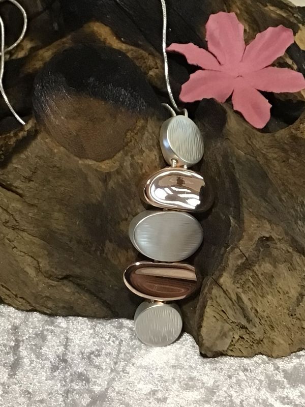 Rose and Silver Tone Pebbles Long Necklace