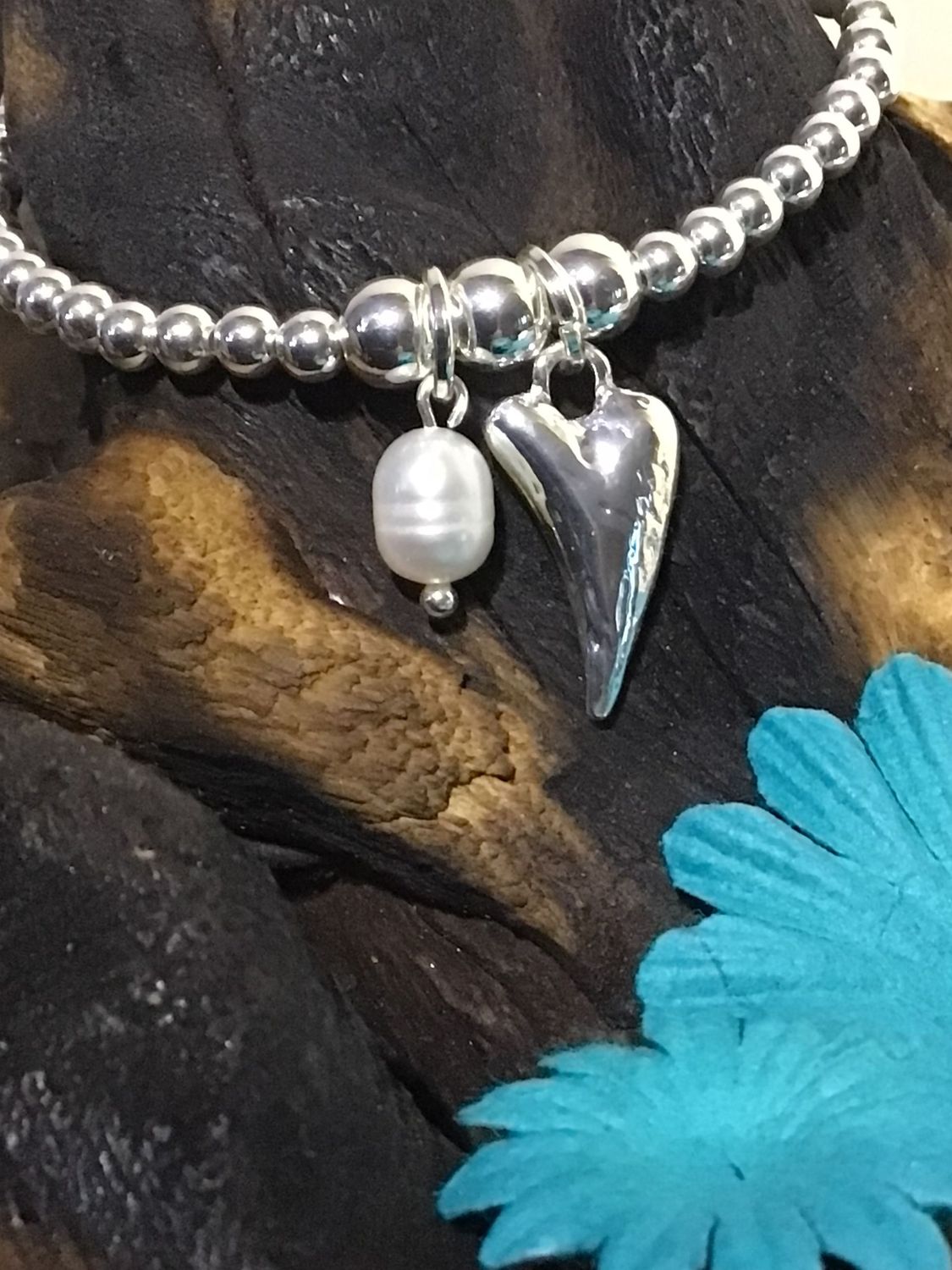 Silver Tone Heart and Pearl Stretch Bracelet