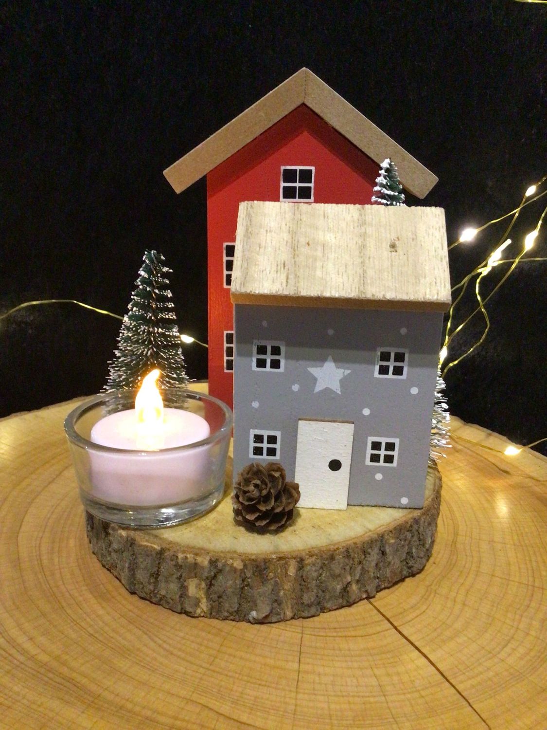 Red Wooden House Tealight Holder