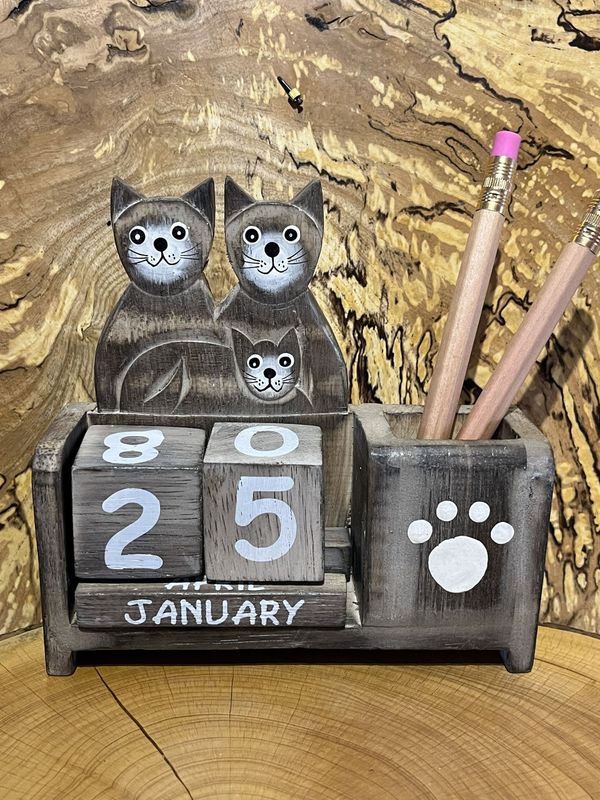 Cat Perpetual Calendar with Pen Holder