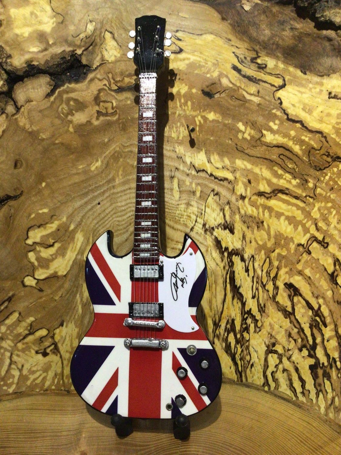 AC/DC Wooden 25cm Miniature Guitar AC/DC Wooden 25cm Miniature Guitar