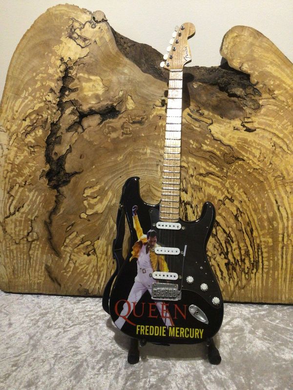 Queen (Freddie Mercury) 40cm Wooden Guitar