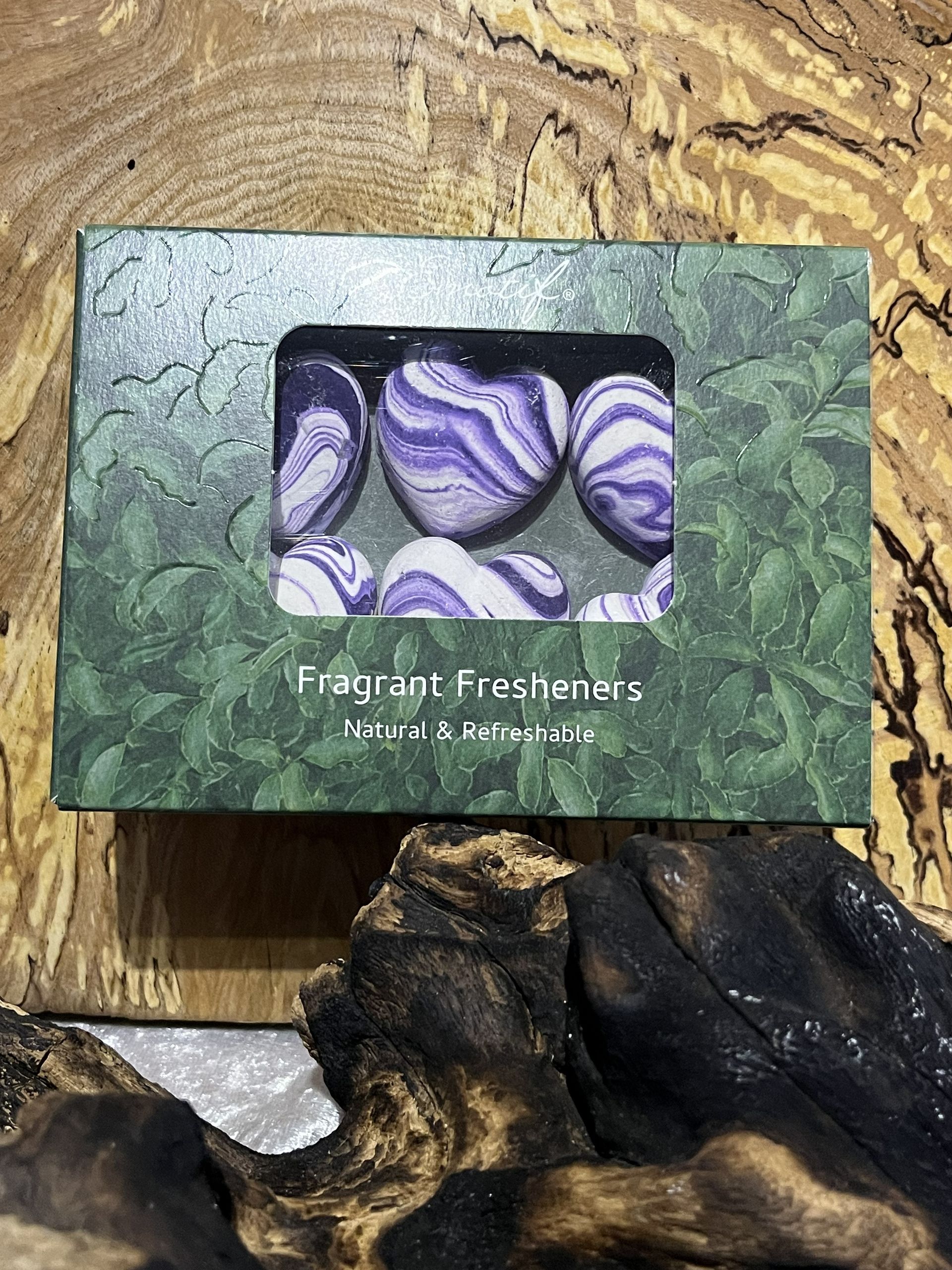 Black Iris Heart-Shaped Fragrant Fresheners