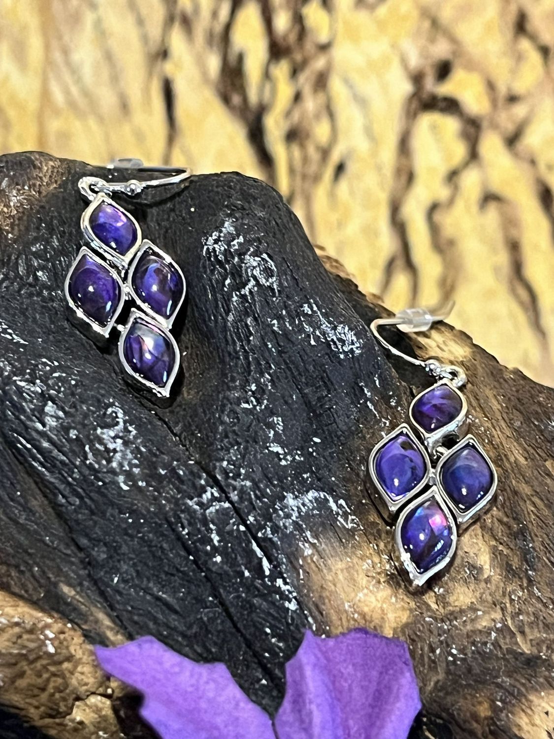 Blue Paua Shell Diamond Shaped Articulated Earrings Blue Paua Shell Diamond Shaped Articulated Earrings