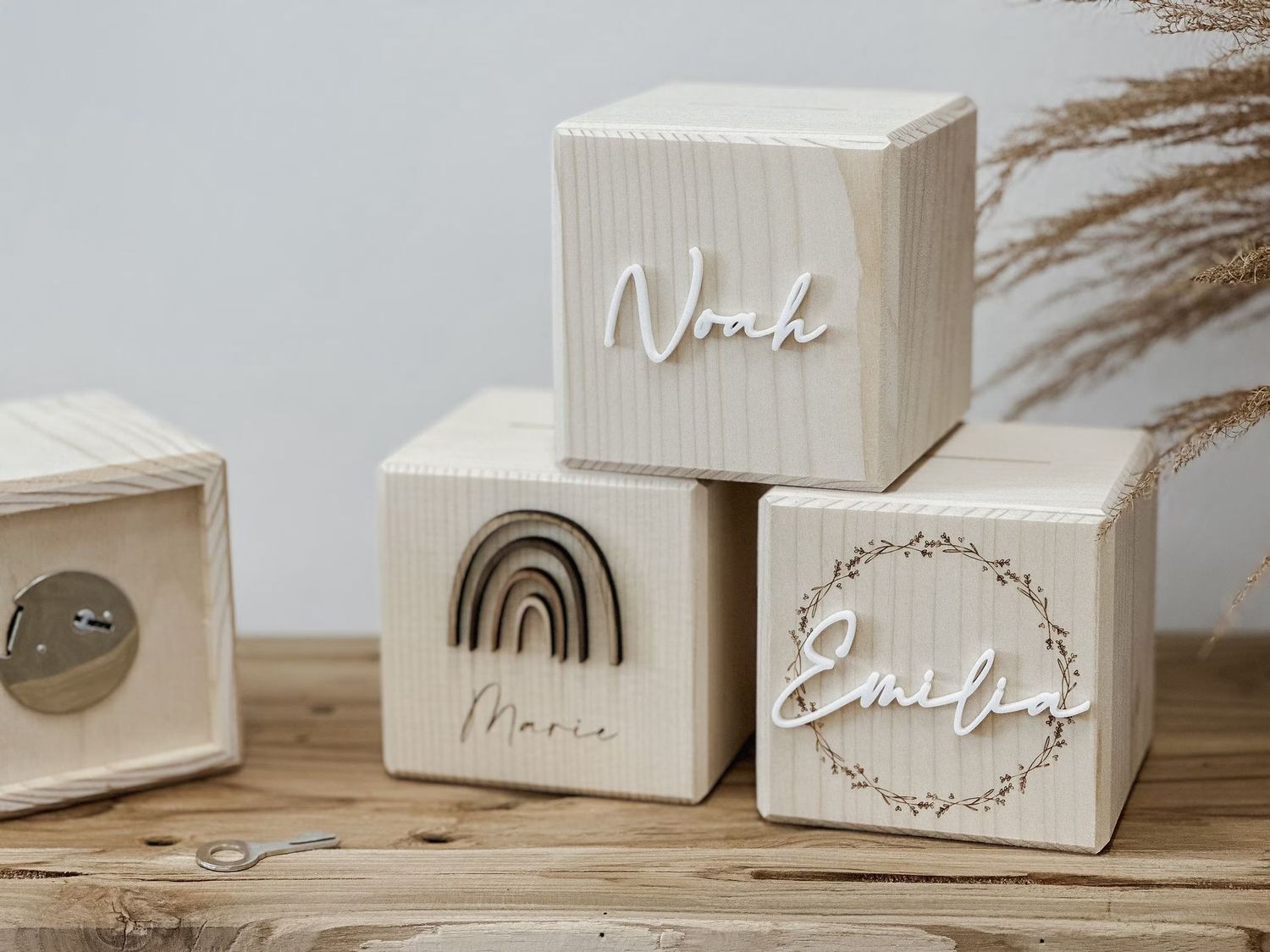 Personalisierte Spardose aus Holz I Spardose mit Namen I Geschenk zur Geburt, Taufe oder Einschulung