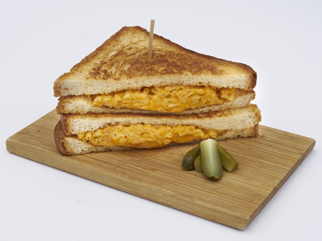 Grilled Mac n Cheese Sandwich